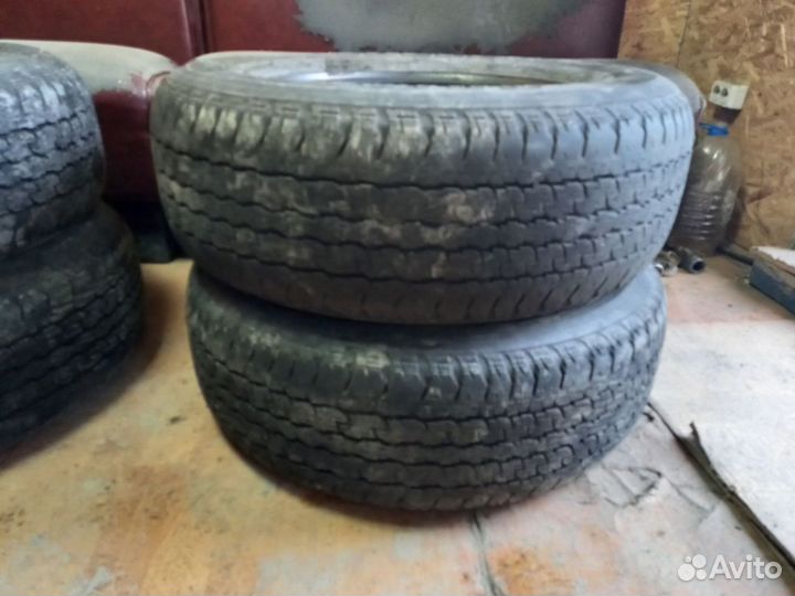 Bridgestone Dueler 684 265/65 R17