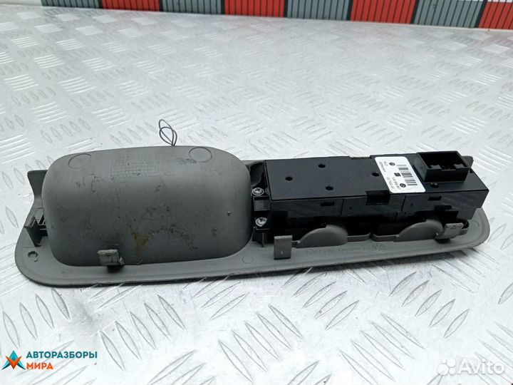 Блок управления стеклоподъемниками Volkswagen Golf