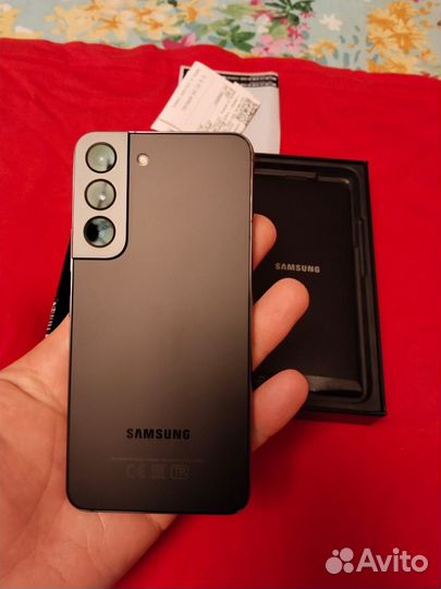 Samsung Galaxy S22, 8/256 ГБ