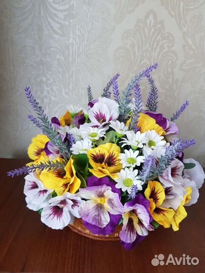 Композиции из искусственных цветов