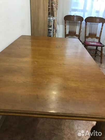 Кухонный стол