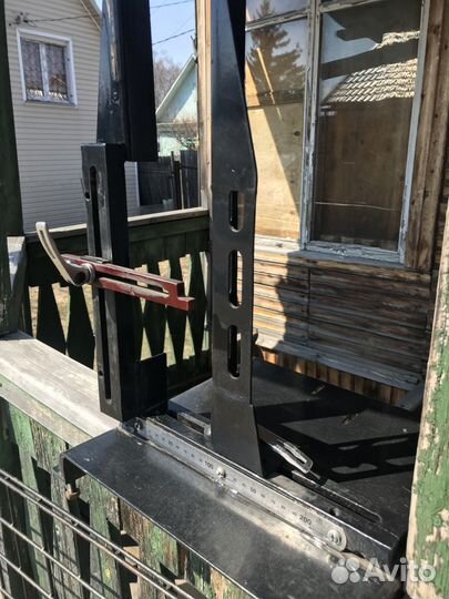 Стенд для исправления 8-ки велосипедных колёс