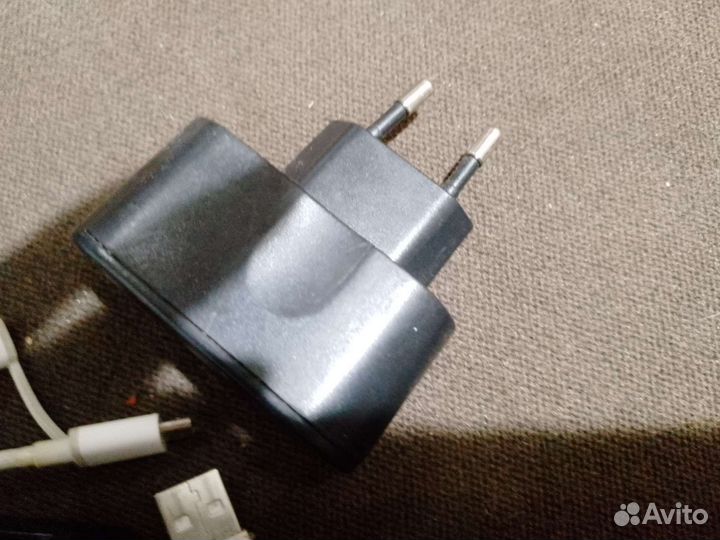 Продам два блока питания на старые телефоны