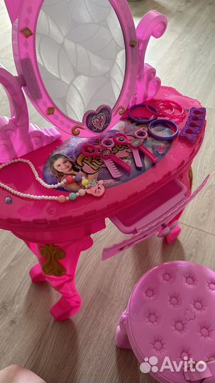 Туалетный столик для девочки бу