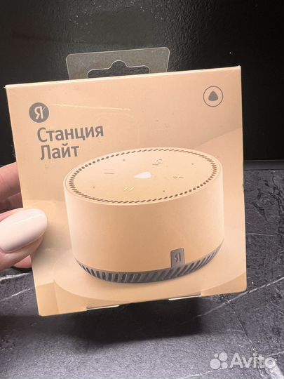 Умная колонка Алиса