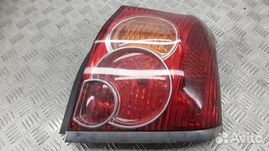 Фонарь задний правый toyota avensis T25 (1BN27MY01