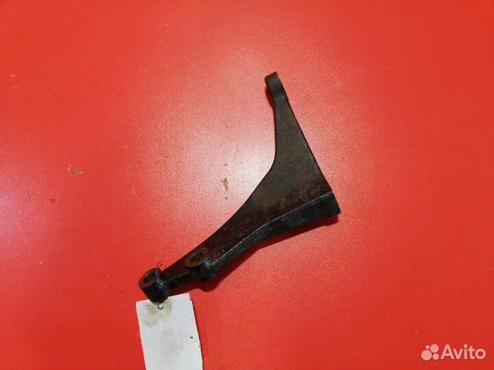 Кронштейн кпп левый Toyota Hilux Pick Up KUN25