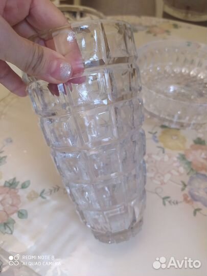 Хрустальные вазочки. Витринное хранение