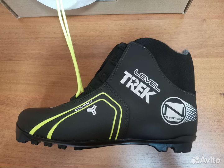 Лыжные ботинки классические