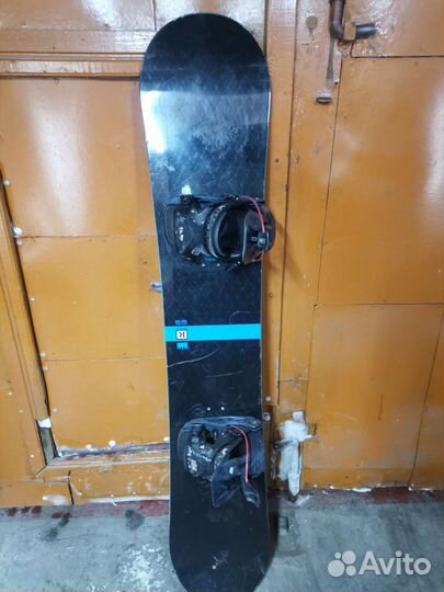 Сноуборд с креплением и ботинками