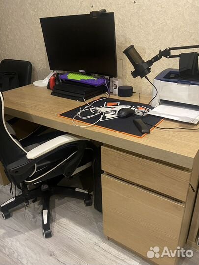 Письменный стол IKEA