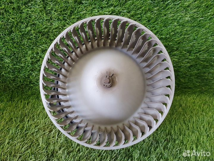 Моторчик печки Mitsubishi Outlander