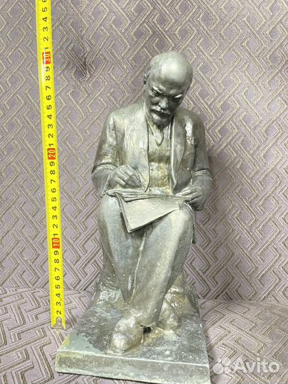 Статуэтка Ленина