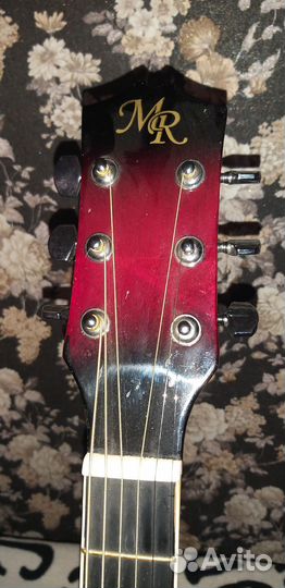 Гитара шестиструнная