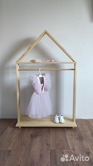 Вешалка домик деревянная