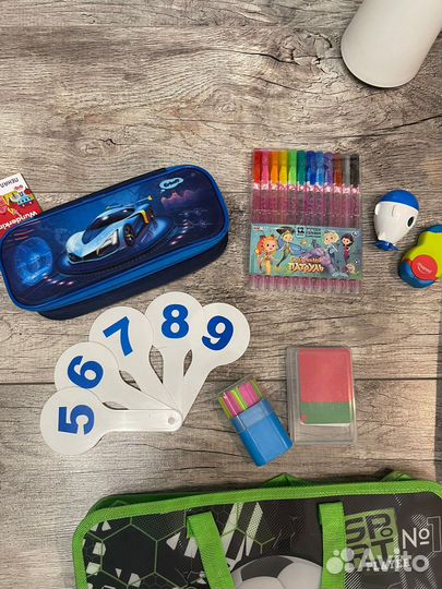 Школьные принадлежности