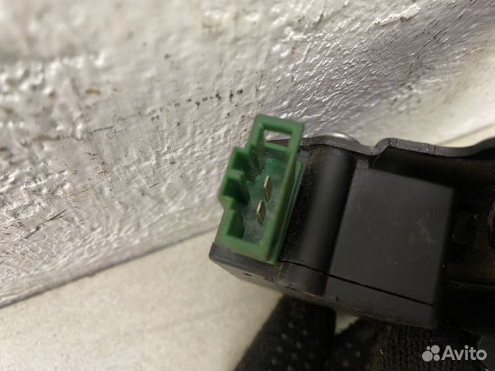 Активатор замка багажника