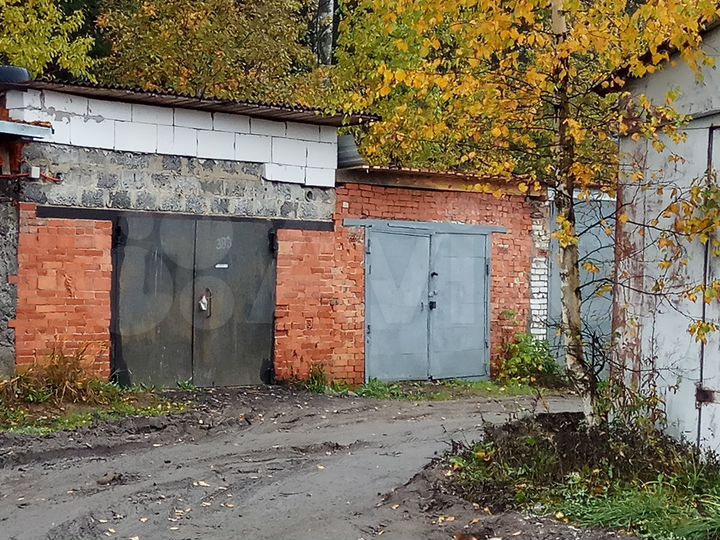 Гараж, > 30 м²