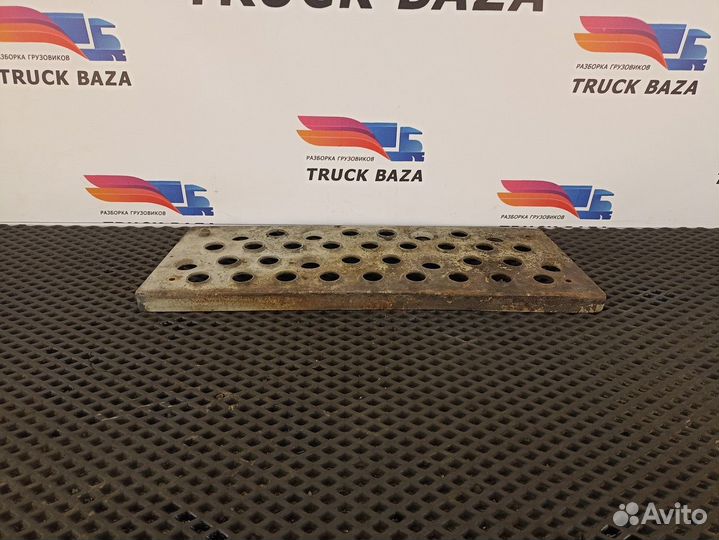 A9416663428 Площадка подножки правой