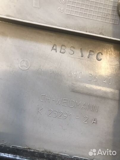 Обшивка средней стойки Mercedes W203 (3022)