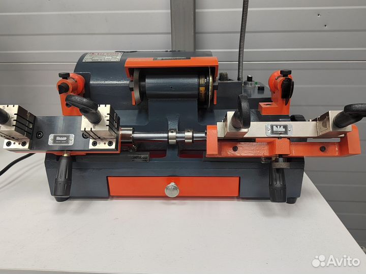 Станки для изготовления ключей новый