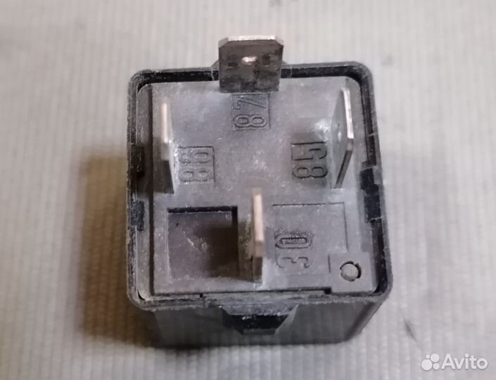 Реле MB953381 Mitsubishi Carisma / Volvo V40/S40