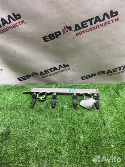 Топливная рейка с форсунками Ford Mondeo седан