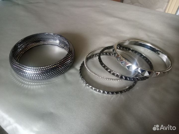 Набор браслетов