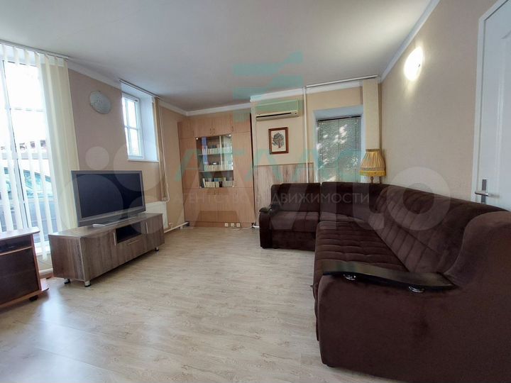 2-к. квартира, 70 м², 1/1 эт.