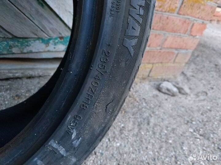 Headway HU901 235/40 R18