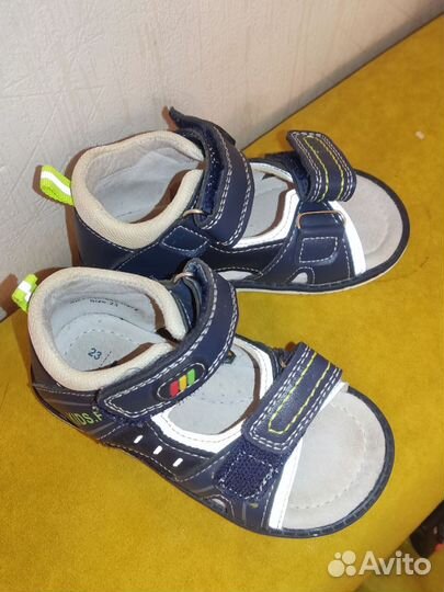 Сандалии для мальчика 23