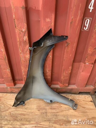 Переднее левое крыло Volvo V60 2 поколение S60