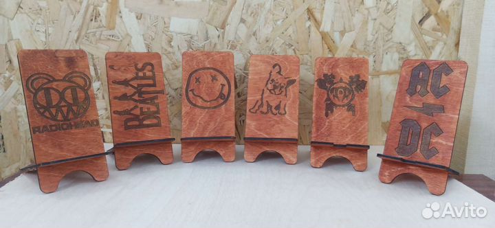 Подставка для телефона из дерева