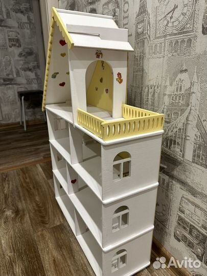 Кукольный домик с мебелью