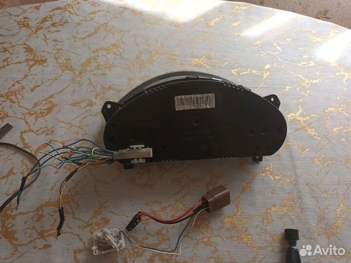 Панель приборов с тахометром