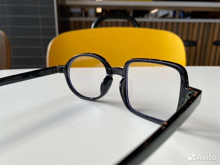 Прозрачные ретро очки