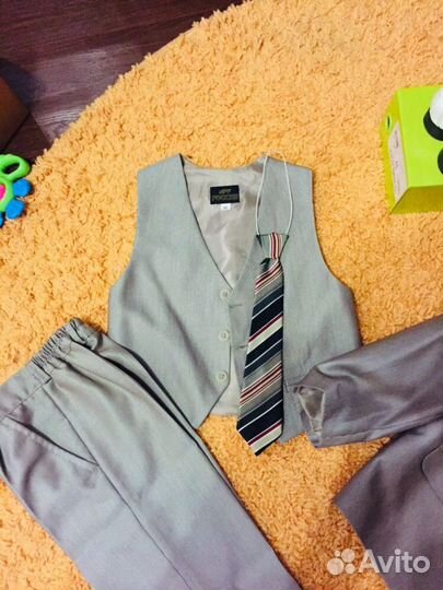 Костюм и туфли