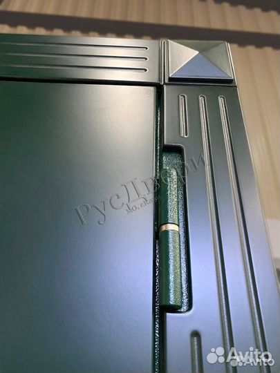 Стальная парадная входная дверь с ковкой и стеклом