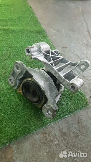 Подушка двс правая Рено Меган 3