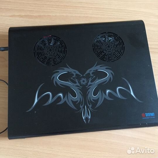 Продам охлаждающую подставку для компьютера