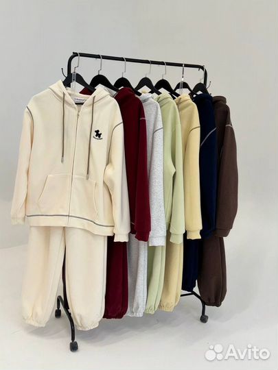 Спортивный костюм женский