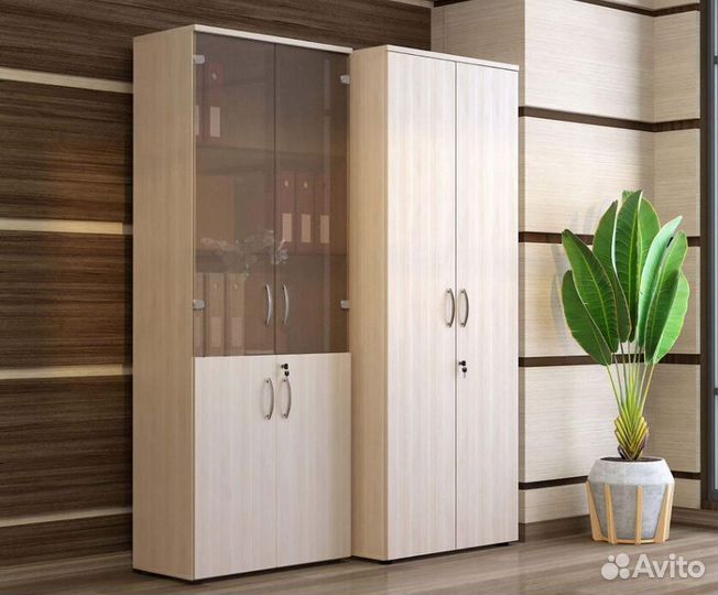 Угловой стол с приставной тумбой и шкафами