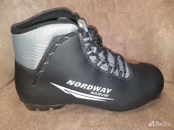 Ботинки лыжные р.40