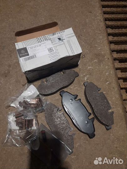 Тормозные колодки на мерседес 639