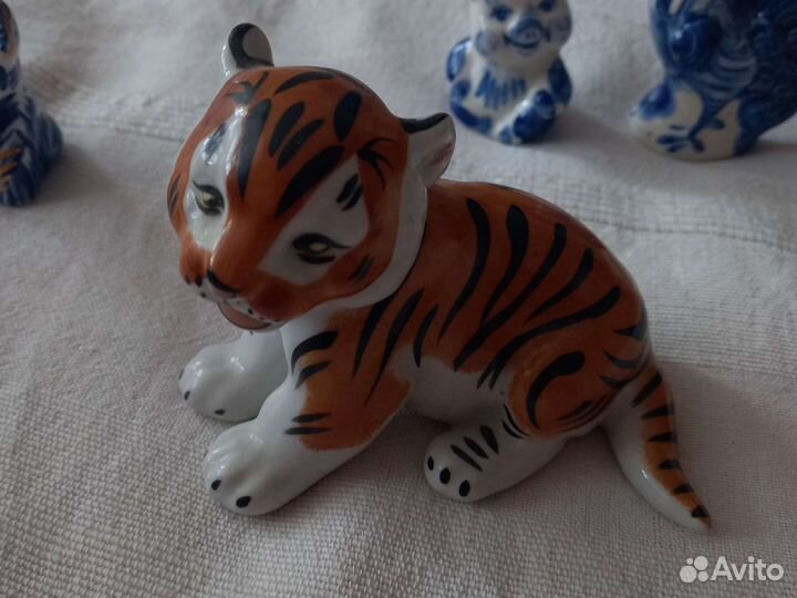 Фарфоровые фигурки