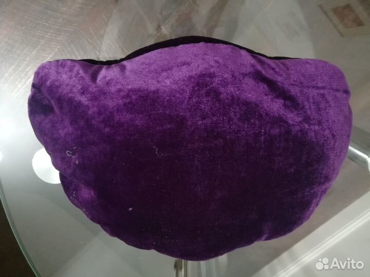 Продам подушку в форме ракушки