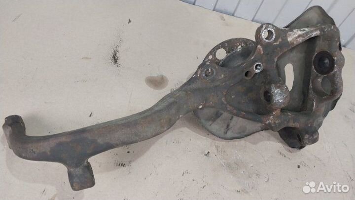 Кулак Мерседес S 221 Mercedes W221 правый передний