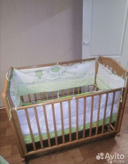 Детская кроватка