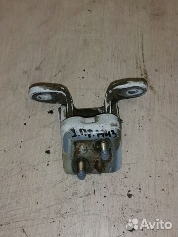 Петля двери (крепление) Зад право ML320 W163