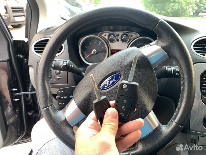 Выкидной ключ Форд Фокус 2 (с привязкой )